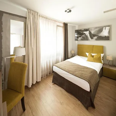 Art Hotel 3*