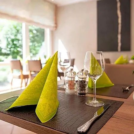 Art 3* Aachen